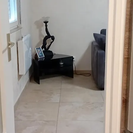 Superbe T1 - 10 Min Centre